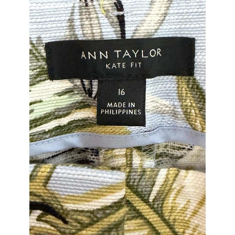 Ann Taylor Kate Fit Tropical Jungle Monkeys Print Crop Pants Women's 16 Lt Blue